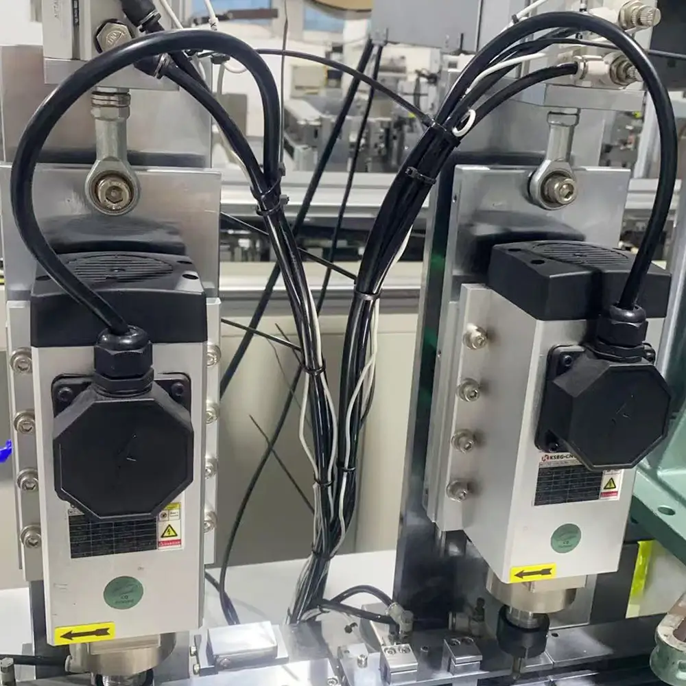 Automatic circuit breaker assembly machine4 Automatic circuit breaker assembly machine4